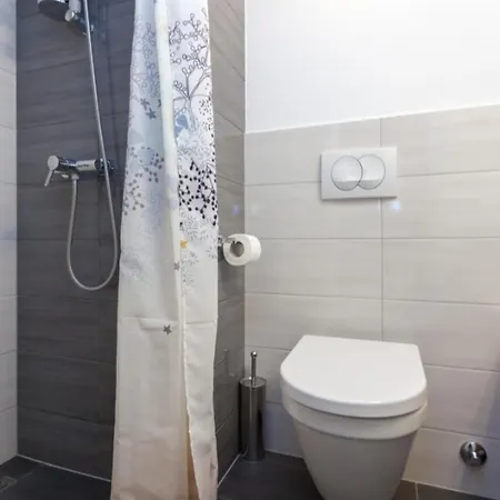 Apartment Sweet Little Space *